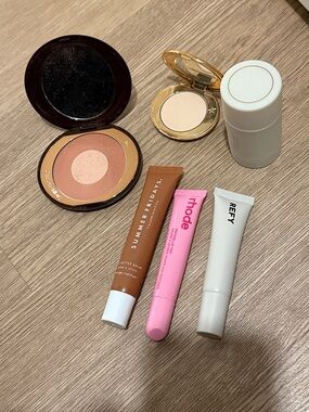 Make up bundle